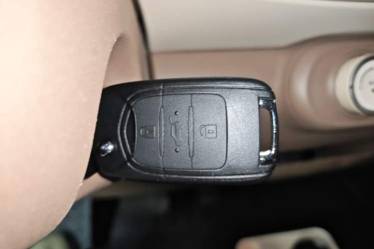 Used Wuling Hongguang MINIEV 2025 Four-Door Version Advanced Edition Interior 1