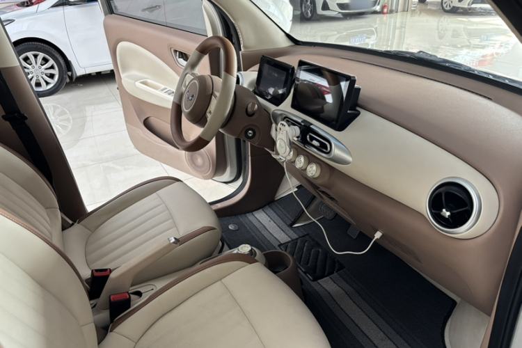 Used Wuling Hongguang MINIEV 2025 Four-Door Version Advanced Edition Interior 1