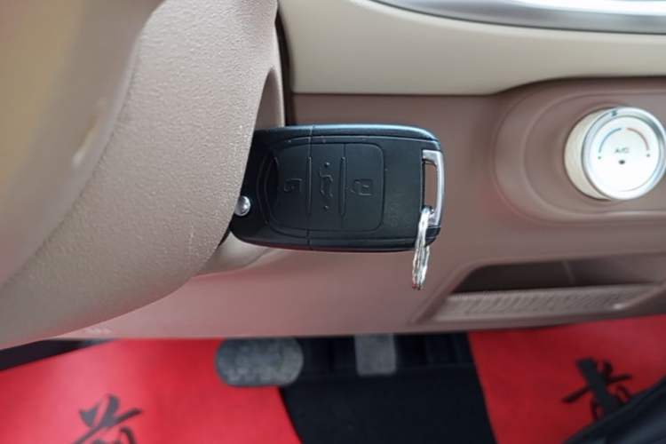 Used Wuling Hongguang MINIEV 2025 Four-Door Version Advanced Edition Interior 1
