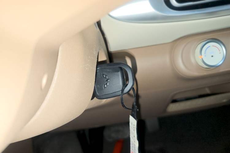 Used Wuling Hongguang MINIEV 2025 Four-Door Version Advanced Edition Interior 1