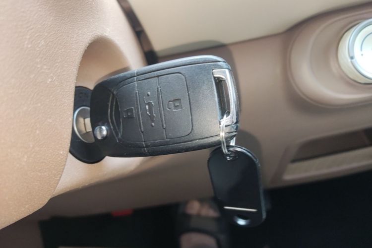 Used Wuling Hongguang MINIEV 2025 Four-Door Version Advanced Edition Interior 1