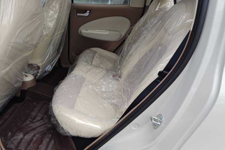 Used Wuling Hongguang MINIEV 2025 Four-Door Version Advanced Edition Interior 1