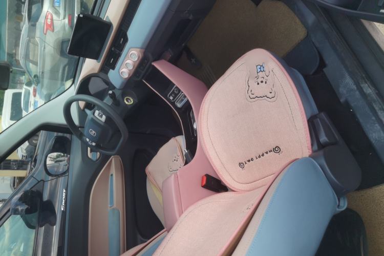 Used Wuling Hongguang MINIEV 2025 Four-Door Version Advanced Edition Interior 1