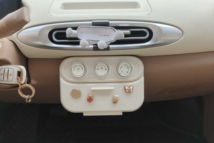 Used Wuling Hongguang MINIEV 2025 Four-Door Version Advanced Edition Interior 10