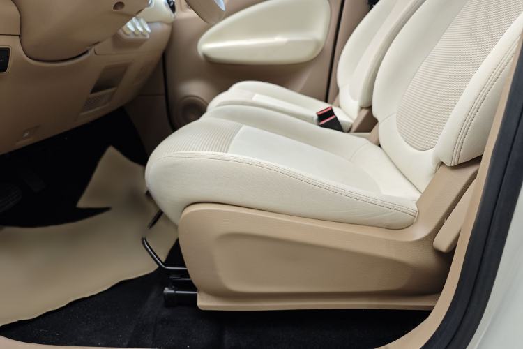 Used Wuling Hongguang MINIEV 2025 Four-Door Version Premium Edition Interior 11