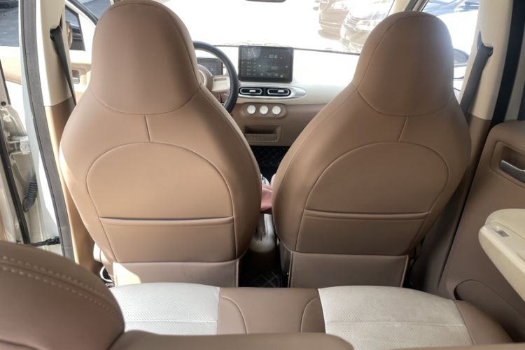 Used Wuling Hongguang MINIEV 2025 Four-Door Version Advanced Edition Interior 2