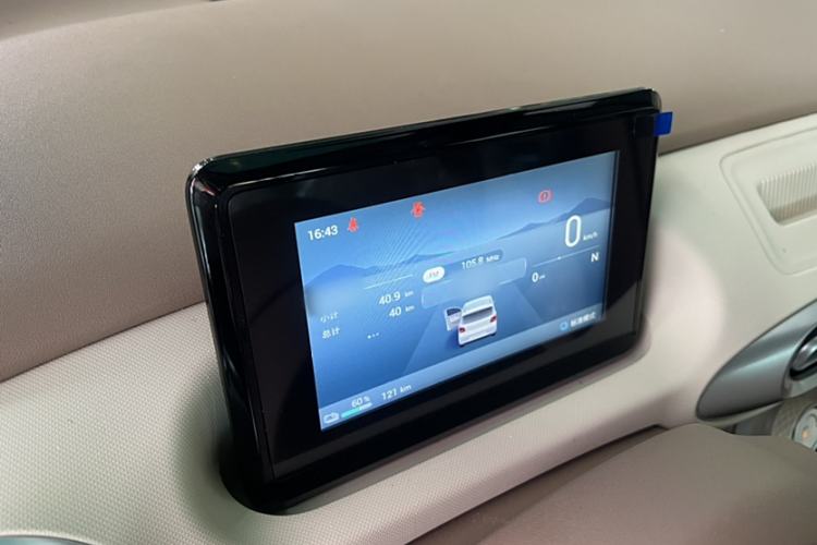 Used Wuling Hongguang MINIEV 2025 Four-Door Version Advanced Edition Interior 2