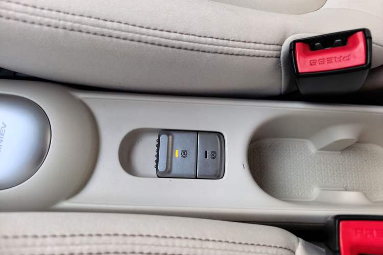 Used Wuling Hongguang MINIEV 2025 Four-Door Version Premium Edition Interior 2