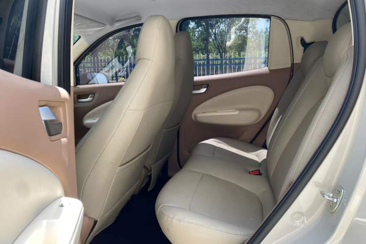 Used Wuling Hongguang MINIEV 2025 Four-Door Version Advanced Edition Interior 2