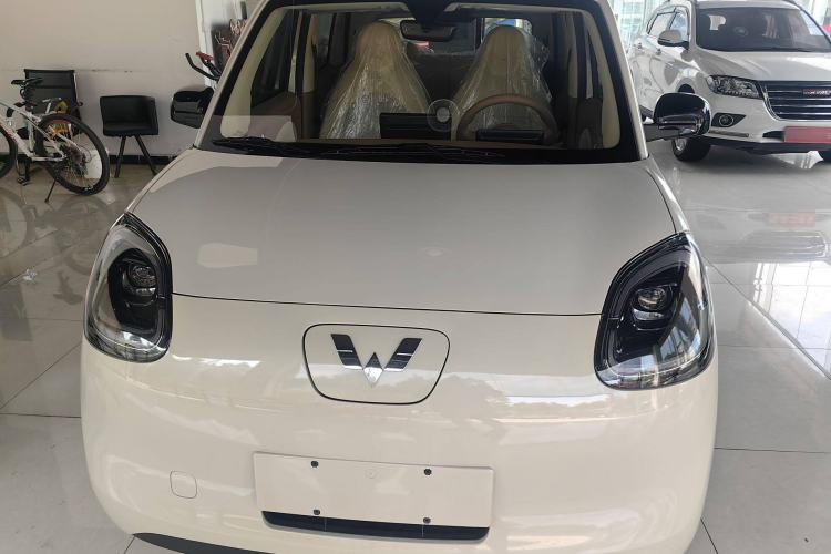 Used Wuling Hongguang MINIEV 2025 Four-Door Version Advanced Edition Interior 2