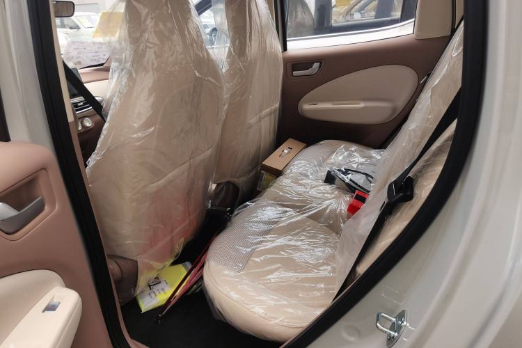 Used Wuling Hongguang MINIEV 2025 Four-Door Version Zhenxiang+ Edition Interior 2