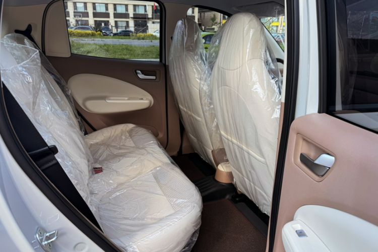 Used Wuling Hongguang MINIEV 2025 Four-Door Version Advanced Edition Interior 2