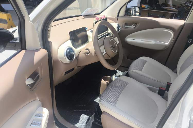 Used Wuling Hongguang MINIEV 2025 Four-Door Version Zhenxiang+ Edition Interior 2