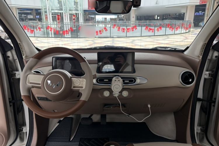 Used Wuling Hongguang MINIEV 2025 Four-Door Version Advanced Edition Interior 2