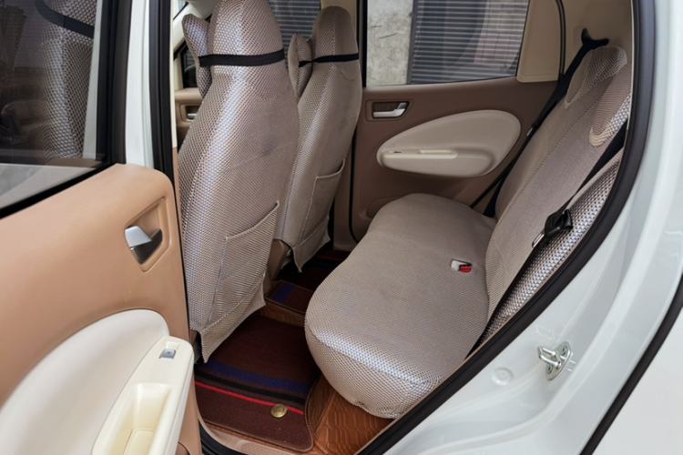 Used Wuling Hongguang MINIEV 2025 Four-Door Version Advanced Edition Interior 2