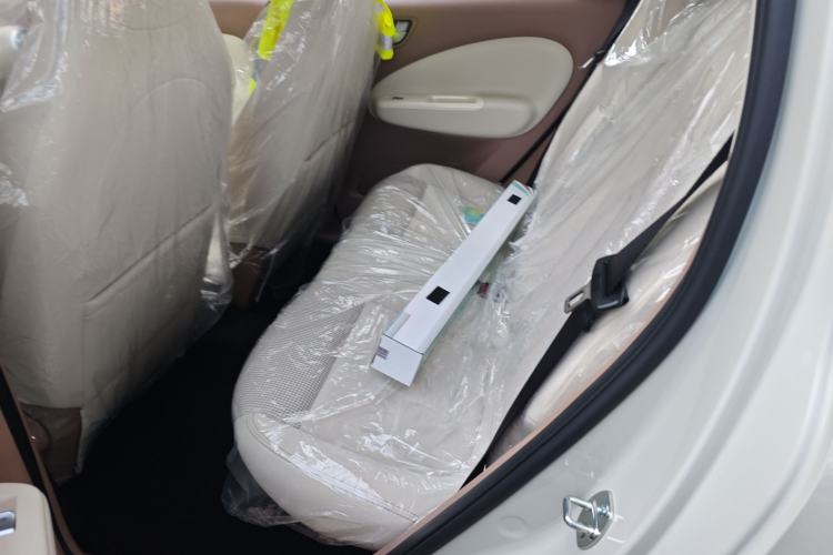 Used Wuling Hongguang MINIEV 2025 Four-Door Version Advanced Edition Interior 2