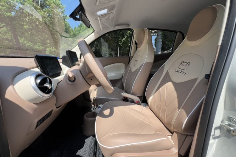 Used Wuling Hongguang MINIEV 2025 Four-Door Version Advanced Edition Interior 2