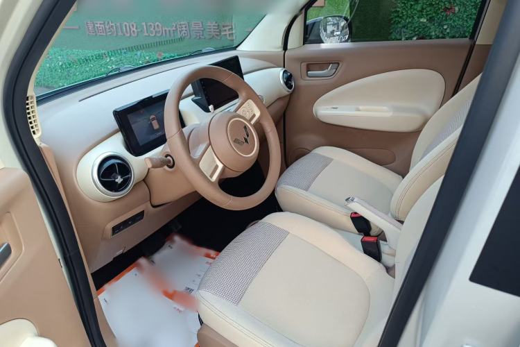 Used Wuling Hongguang MINIEV 2025 Four-Door Version Advanced Edition Interior 2