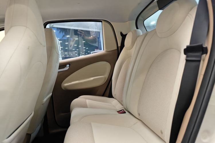 Used Wuling Hongguang MINIEV 2025 Four-Door Version Premium Edition Interior 3