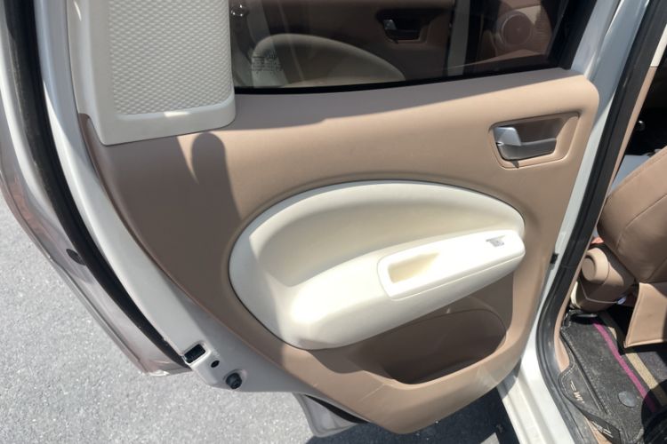 Used Wuling Hongguang MINIEV 2025 Four-Door Version Advanced Edition Interior 3