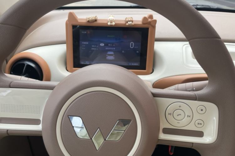 Used Wuling Hongguang MINIEV 2025 Four-Door Version Advanced Edition Interior 3