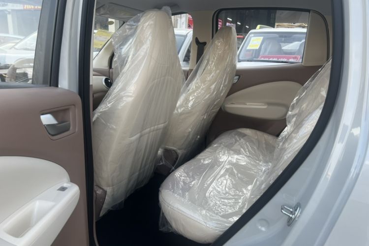 Used Wuling Hongguang MINIEV 2025 Four-Door Version Zhenxiang+ Edition Interior 3