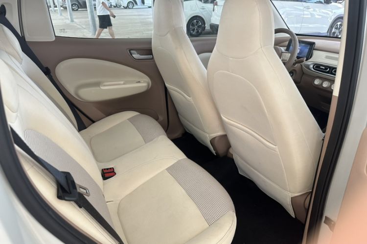 Used Wuling Hongguang MINIEV 2025 Four-Door Version Advanced Edition Interior 3