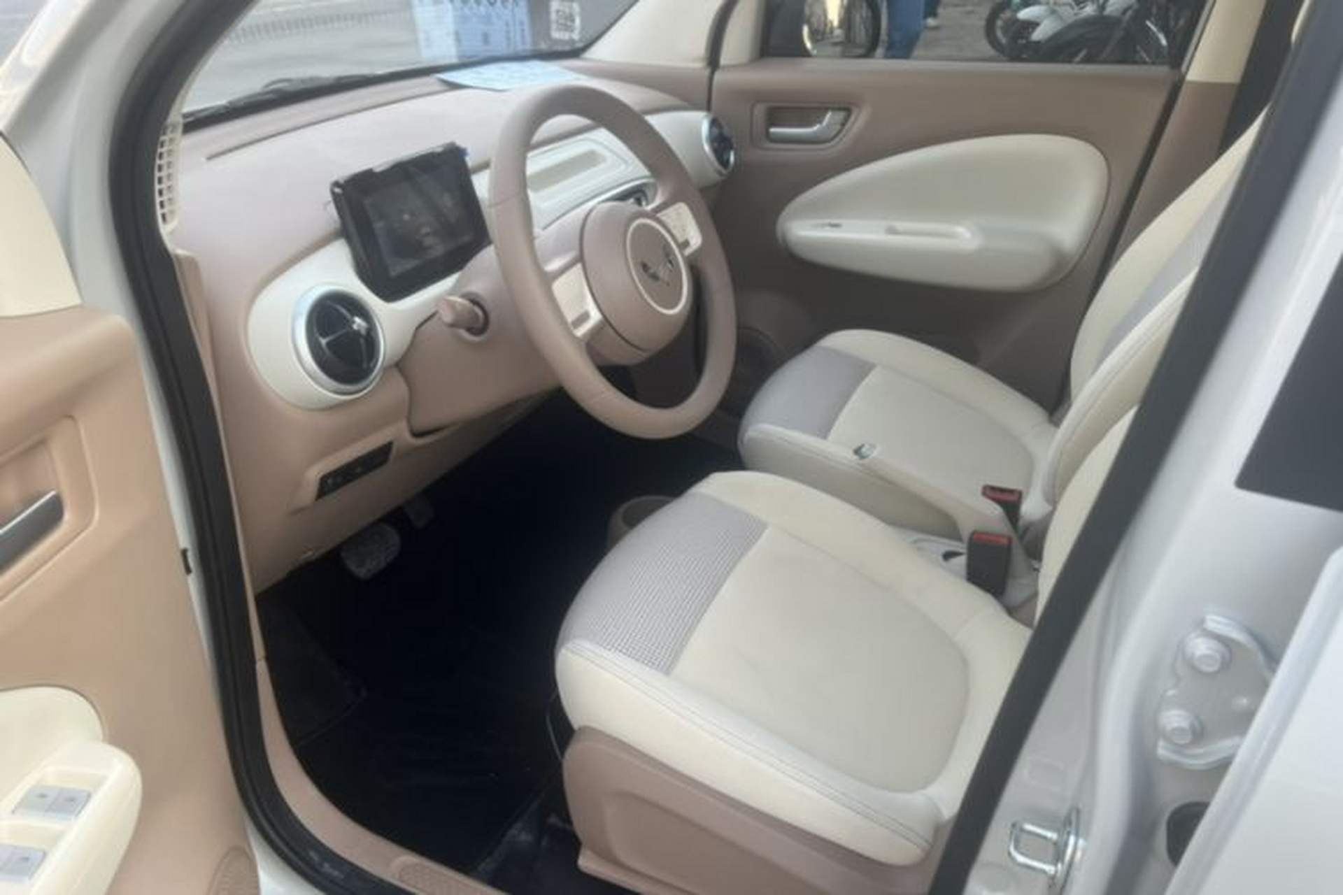 Used Wuling Hongguang MINIEV 2025 Four-Door Version Advanced Edition Interior 3