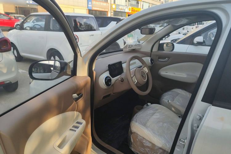 Used Wuling Hongguang MINIEV 2025 Four-Door Version Advanced Edition Interior 3