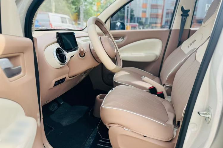 Used Wuling Hongguang MINIEV 2025 Four-Door Version Advanced Edition Interior 3