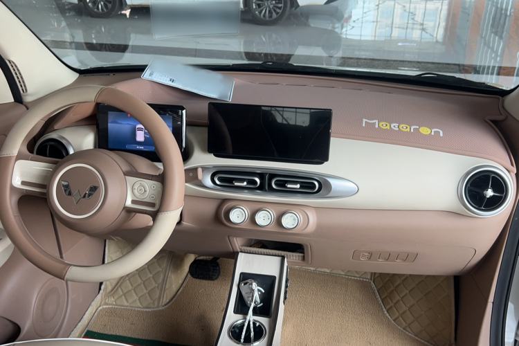Used Wuling Hongguang MINIEV 2025 Four-Door Version Premium Edition Interior 3