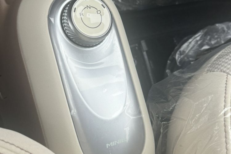 Used Wuling Hongguang MINIEV 2025 Four-Door Version Advanced Edition Interior 3