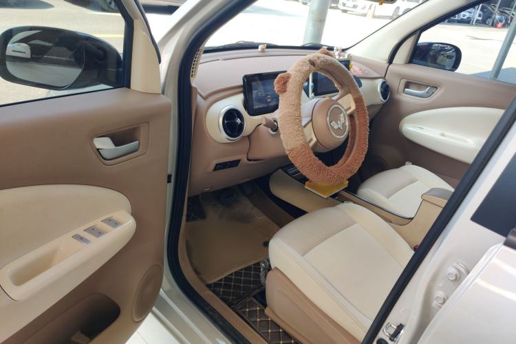Used Wuling Hongguang MINIEV 2025 Four-Door Version Premium Edition Interior 3