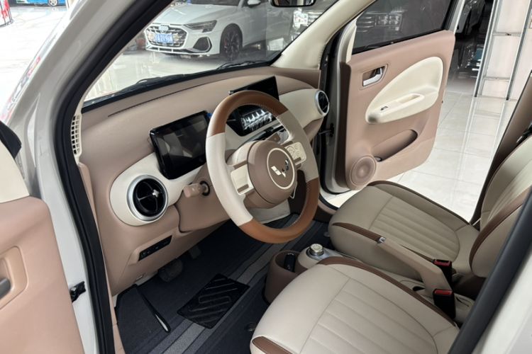 Used Wuling Hongguang MINIEV 2025 Four-Door Version Advanced Edition Interior 3