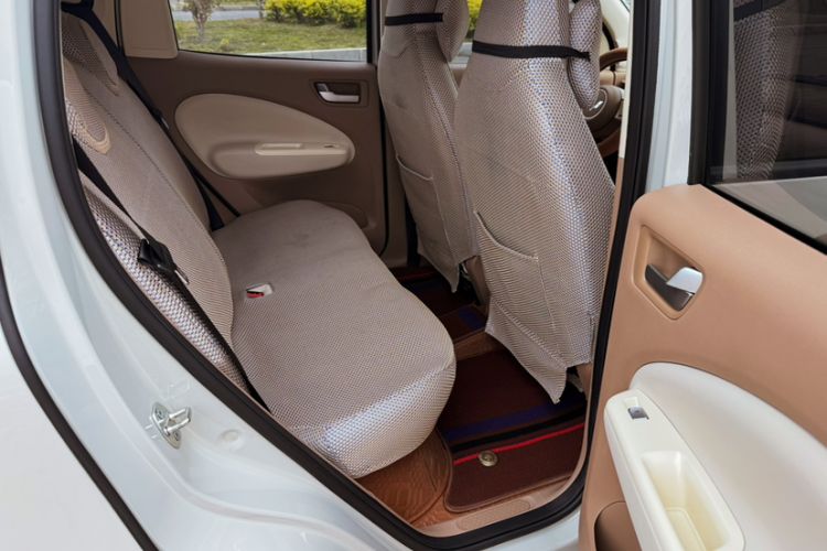 Used Wuling Hongguang MINIEV 2025 Four-Door Version Advanced Edition Interior 3