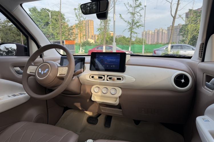 Used Wuling Hongguang MINIEV 2025 Four-Door Version Zhenxiang+ Edition Interior 3