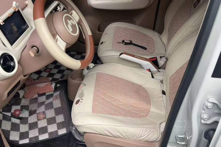 Used Wuling Hongguang MINIEV 2025 Four-Door Version Advanced Edition Interior 3