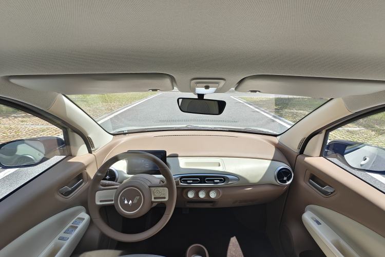 Used Wuling Hongguang MINIEV 2025 Four-Door Version Advanced Edition Interior 3