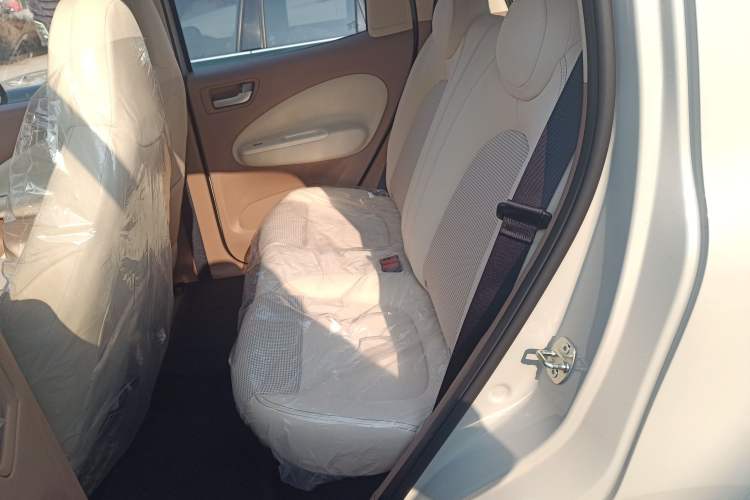 Used Wuling Hongguang MINIEV 2025 Four-Door Version Advanced Edition Interior 4