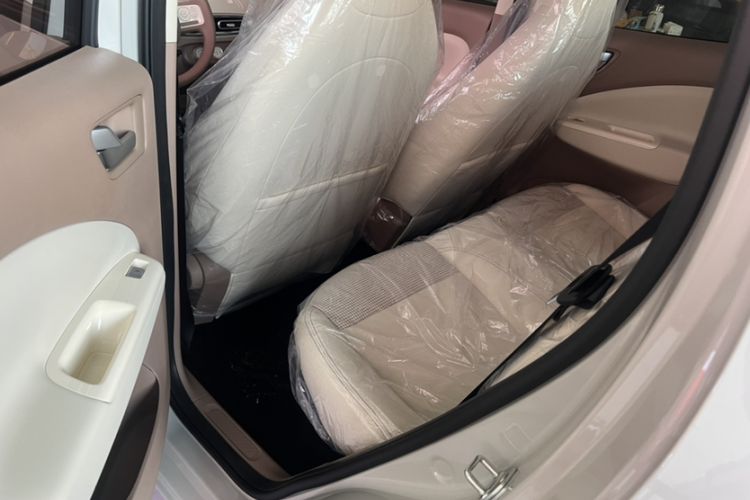 Used Wuling Hongguang MINIEV 2025 Four-Door Version Advanced Edition Interior 4