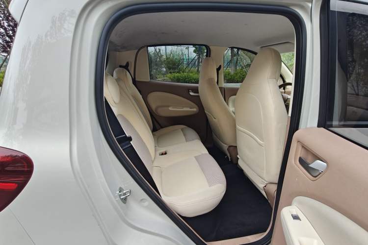 Used Wuling Hongguang MINIEV 2025 Four-Door Version Advanced Edition Interior 4