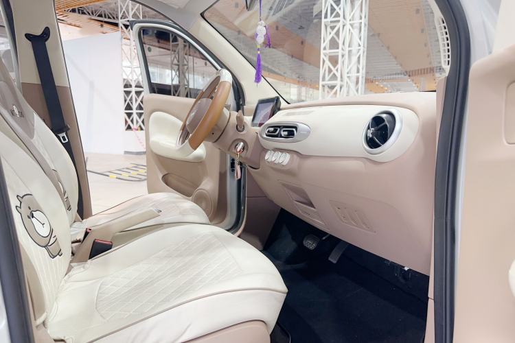 Used Wuling Hongguang MINIEV 2025 Four-Door Version Advanced Edition Interior 4