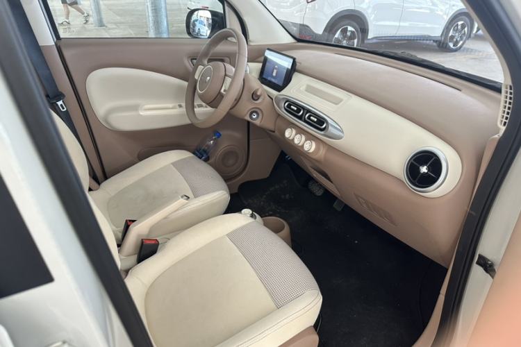 Used Wuling Hongguang MINIEV 2025 Four-Door Version Advanced Edition Interior 4