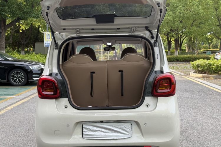 Used Wuling Hongguang MINIEV 2025 Four-Door Version Advanced Edition Interior 4