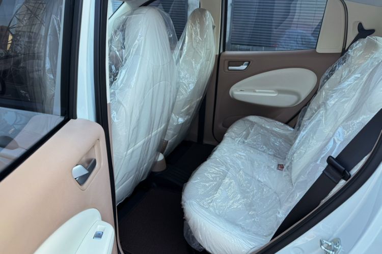 Used Wuling Hongguang MINIEV 2025 Four-Door Version Advanced Edition Interior 4