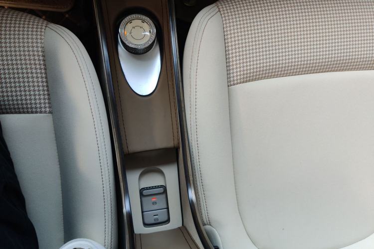 Used Wuling Hongguang MINIEV 2025 Four-Door Version Premium Edition Interior 4