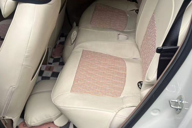 Used Wuling Hongguang MINIEV 2025 Four-Door Version Advanced Edition Interior 4