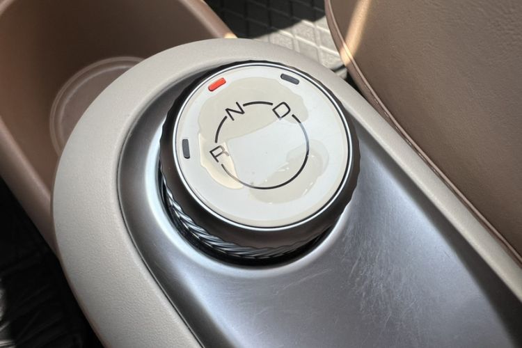 Used Wuling Hongguang MINIEV 2025 Four-Door Version Advanced Edition Interior 4