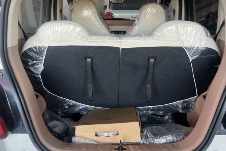 Used Wuling Hongguang MINIEV 2025 Four-Door Version Advanced Edition Interior 5
