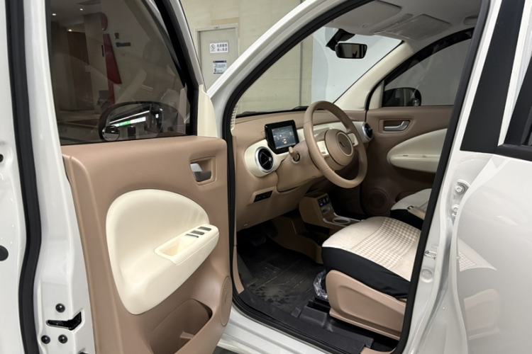 Used Wuling Hongguang MINIEV 2025 Four-Door Version Advanced Edition Interior 5